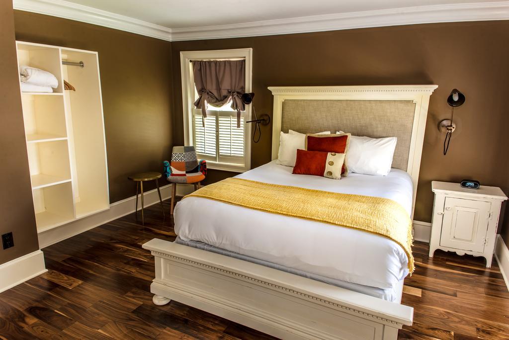 Inn Logan 2*